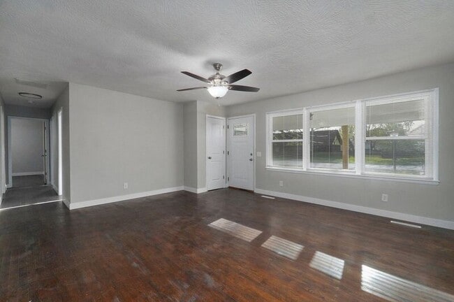 Building Photo - 1920 S Mayfair Ave