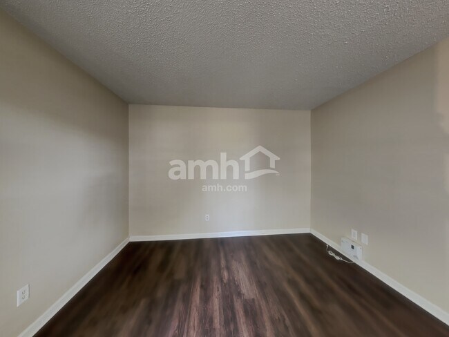 Building Photo - 1628 Zacharys Way