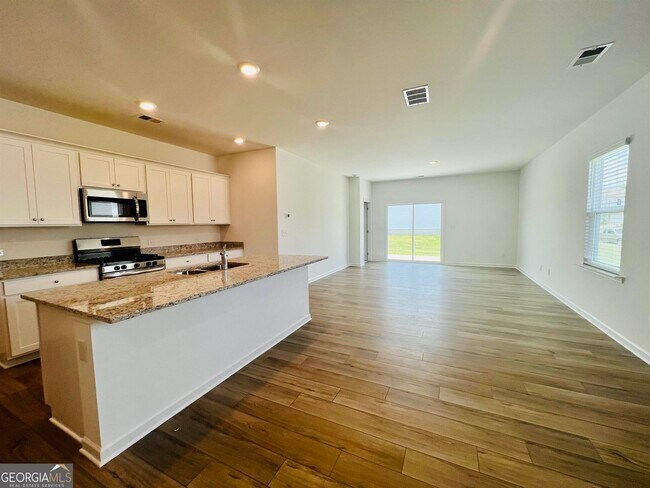 Foto del edificio - 4005 Berry Farm Ct