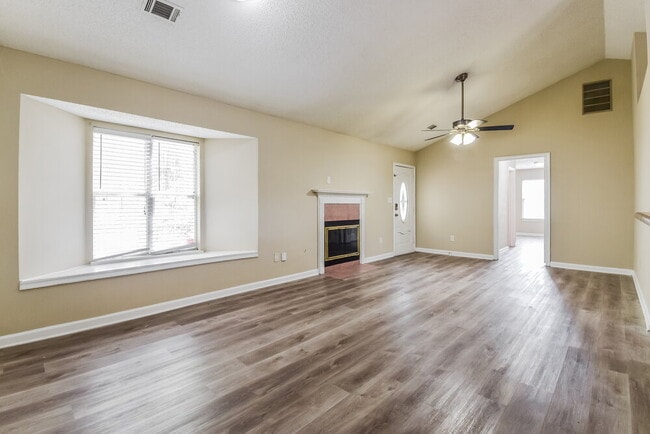 Building Photo - 1466 Fall Creek Trce