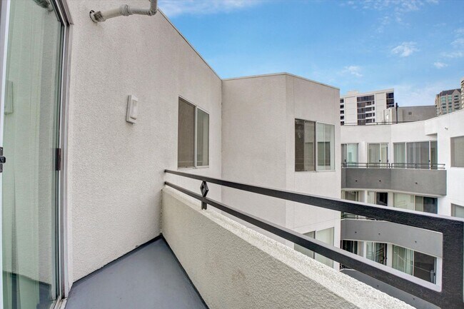 Foto del edificio - 10600 Wilshire Blvd