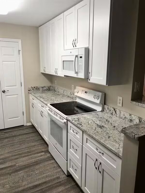 Kitchen - 50 Pebble Beach Cv