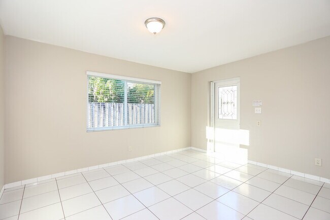 Foto del edificio - 9429 Saddlebrook Dr