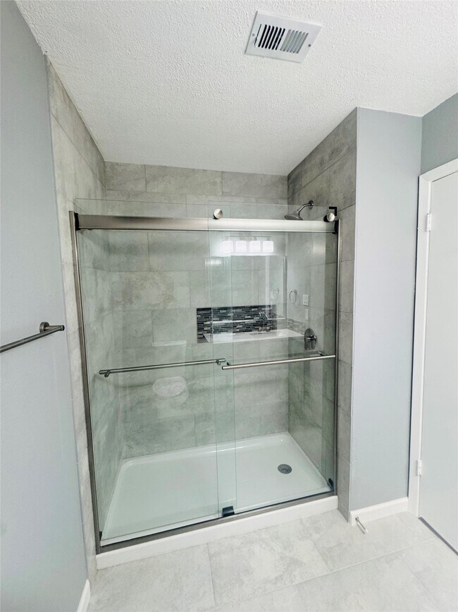 Foto del edificio - 12509 Newbrook Dr