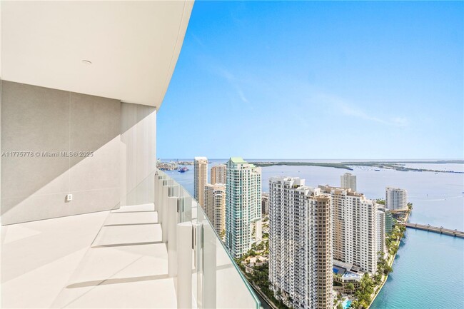 Foto del edificio - 300 Biscayne Blvd Way