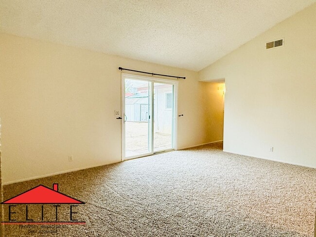 Building Photo - AVAILABLE NOW!!