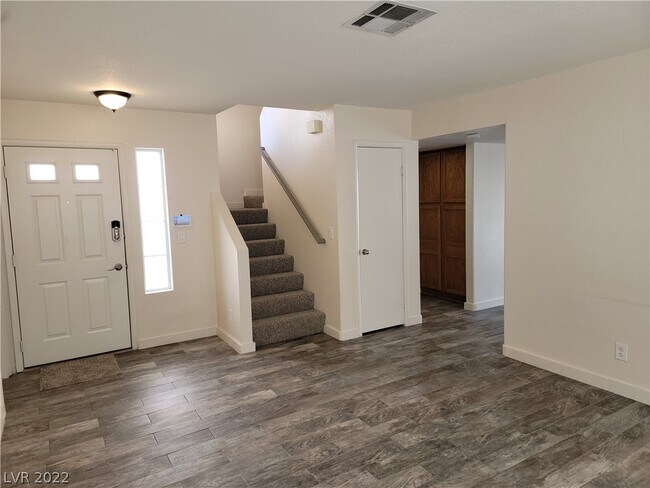 Building Photo - 9376 Aston Martin Dr