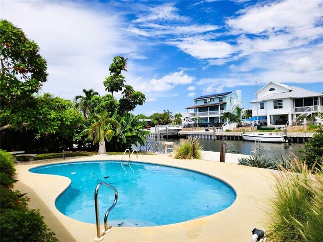 Foto del edificio - 3790 Beach Dr SE