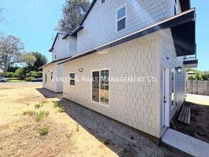 Building Photo - 4169 Country Club Dr