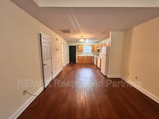 Foto del edificio - 121 Lexington Dr