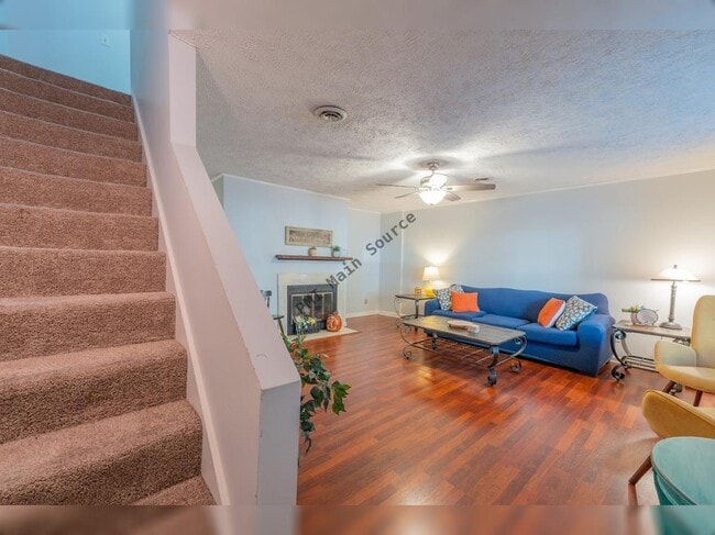 Building Photo - Beautifully Furnished 2bed/2bath in Great ...
