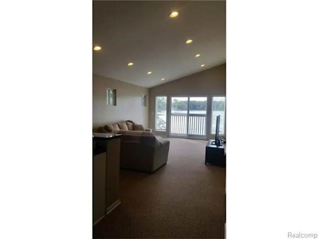 Foto del edificio - 6504 Buckshore Dr