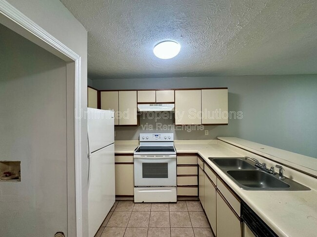 Building Photo - 205 Sunn Aire Ct