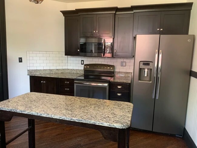 Building Photo - 427 N Washington St