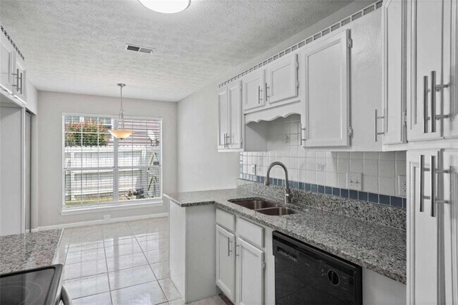 Foto del edificio - 5934 Fairfield Estates Dr