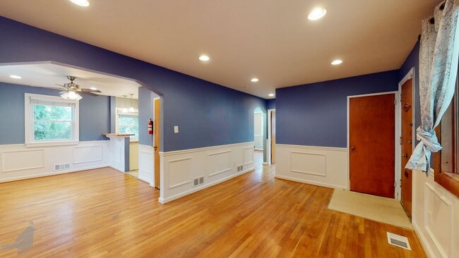 Fantastic Home in Fort Dupont Park! Parking and Basement Included! - Fantastic Home in Fort Dupont Park! Parking and Basement Included!