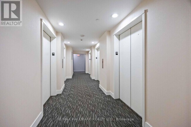 Building Photo - 2200-2200 Lake Shore Blvd W