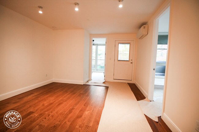 Building Photo - 132 Stanhope St