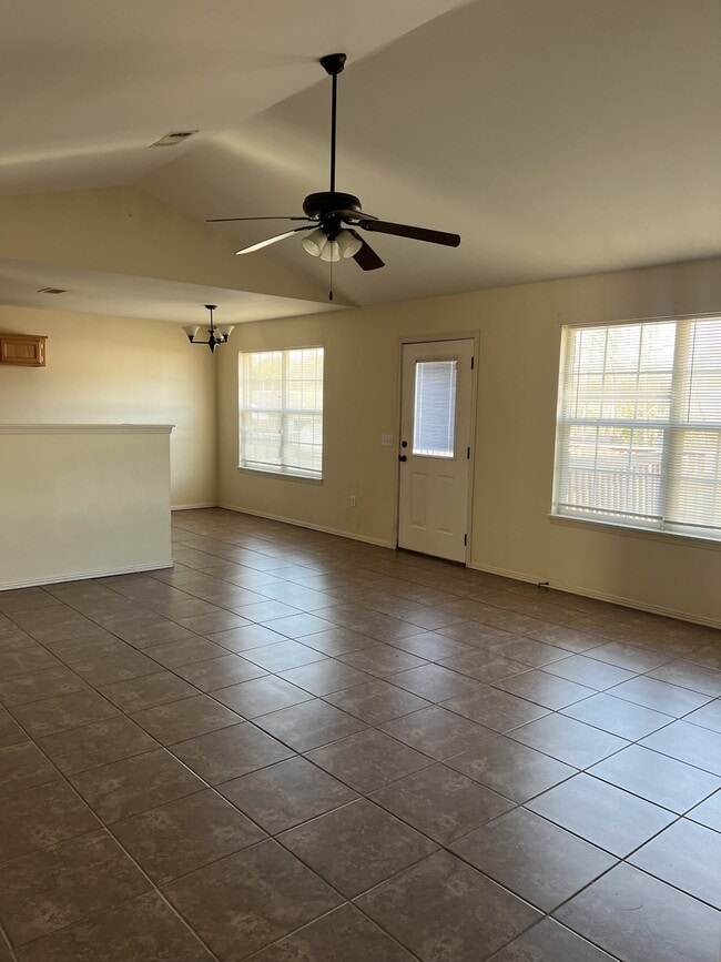 Building Photo - 2308 Devin Ln