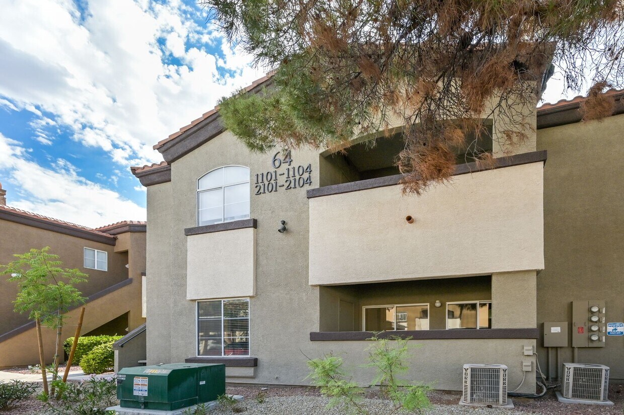 Foto principal - Guard Gated!!! Community Pool, Spa!!! Fitn...