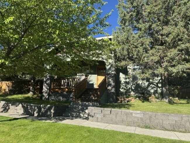 Building Photo - 3027 NW Merchant Way