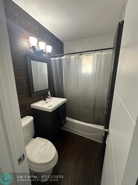 Foto del edificio - 1839 NE 49th Ct