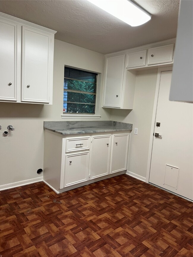Foto del edificio - 29410 Binefield St