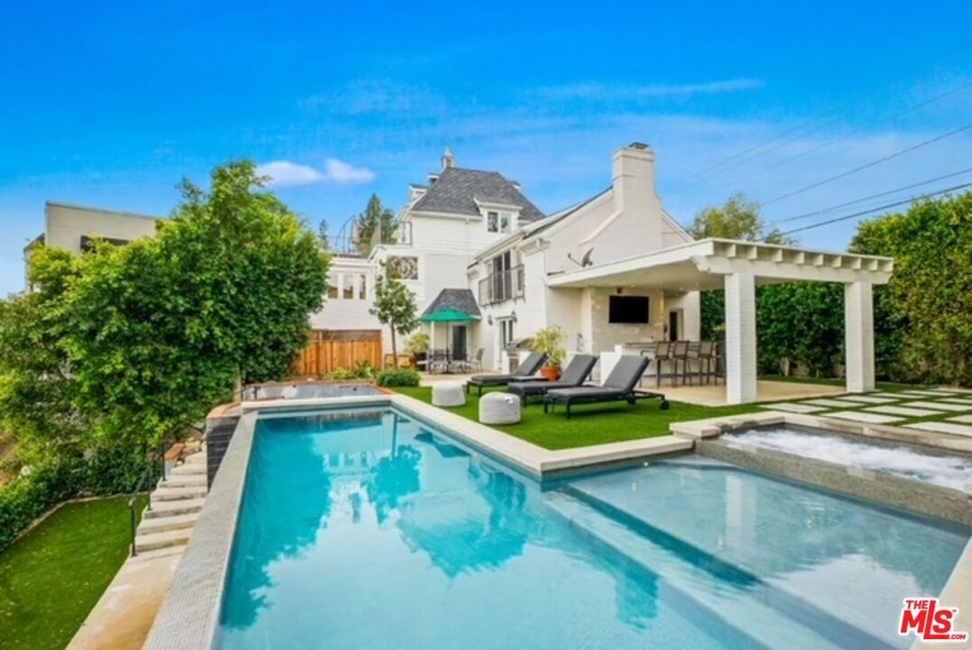 8990 Crescent Dr, Los Angeles, CA 90046 House Rental in Los Angeles