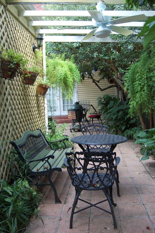 Building Photo - Coliseum Gem