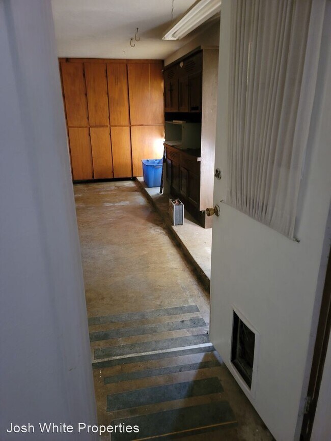 Building Photo - 3 br, 2 bath House - 2409 Bowling Green