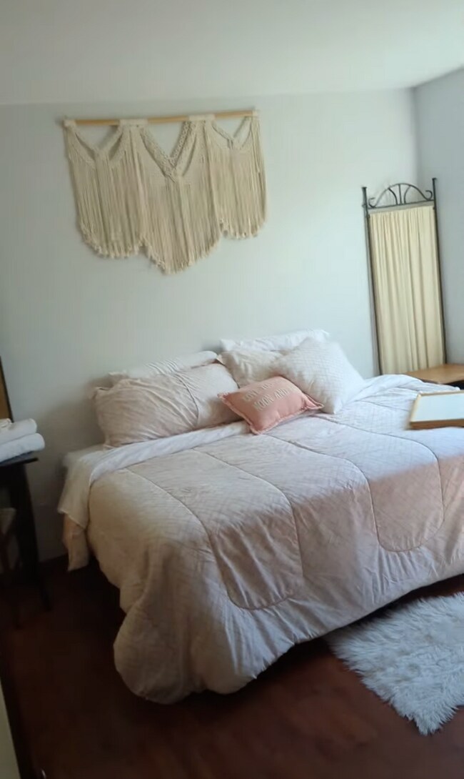 Dormitorio 2 - 2244 13th Ave W