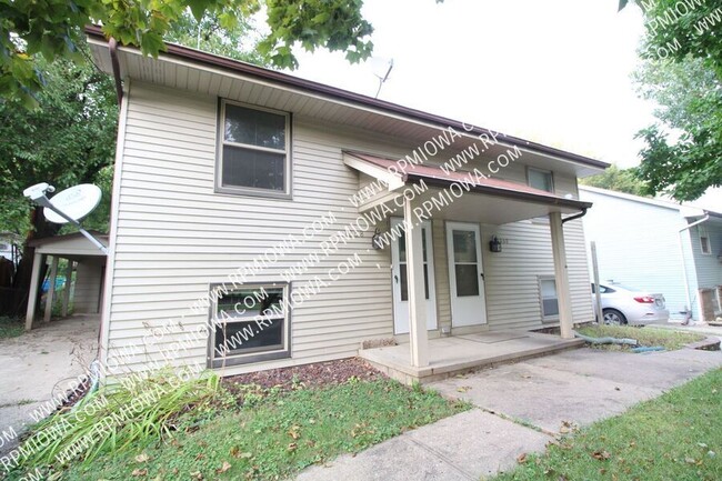 Building Photo - 1858 E Park Ave