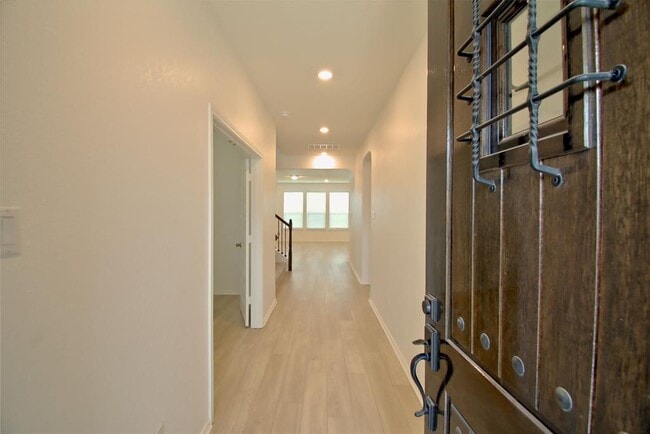 Building Photo - 4535 Avellino Dr