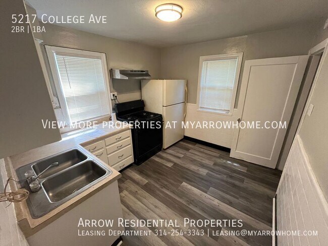 Building Photo - Renovated Two Bedroom Coming Available Soon!