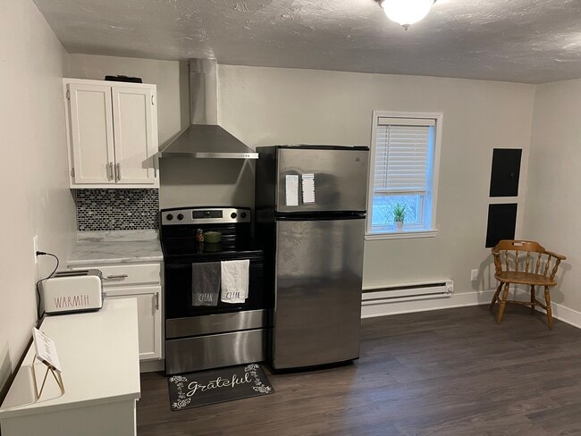 Building Photo - 1001 E Pierce St