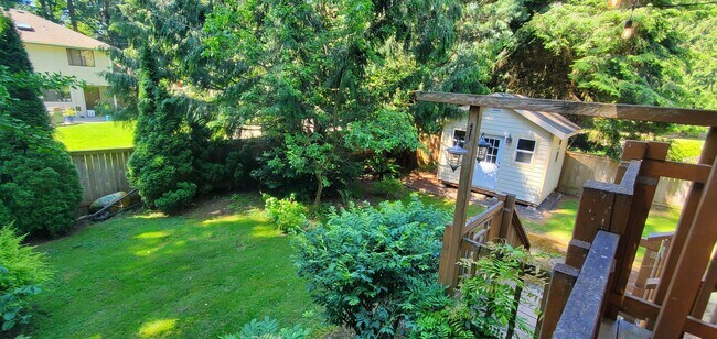 Building Photo - Kirkland, Finn Hill Location