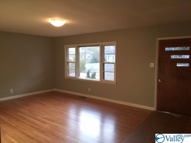 Building Photo - 1011 Cole Dr SE