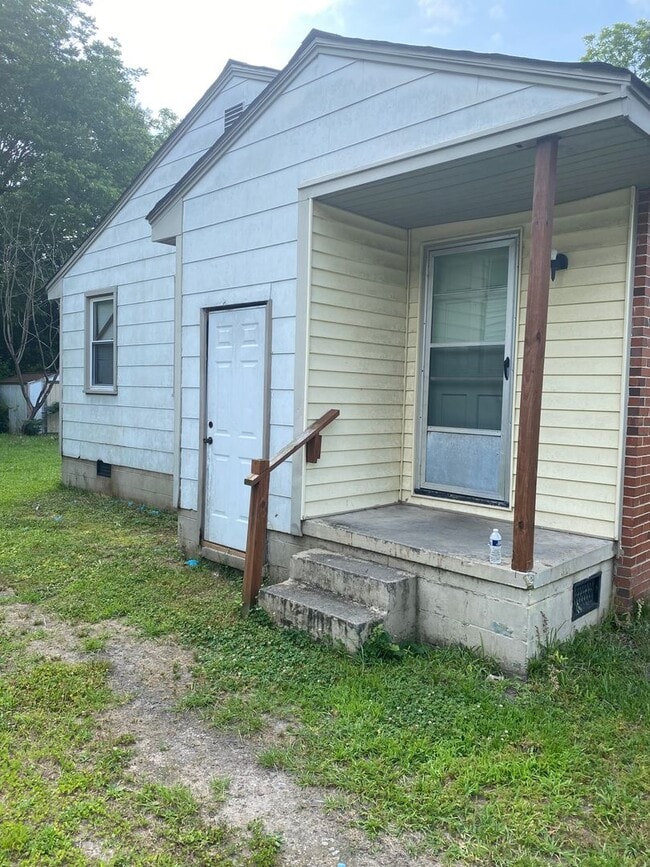 Building Photo - 1407 Hyman Ave
