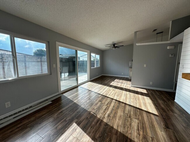 Foto del edificio - 11828 Bayless St