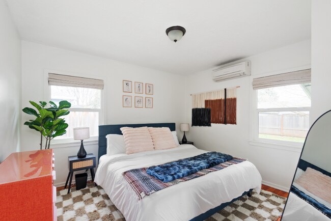 Foto del edificio - 2402 Fairmount Ave