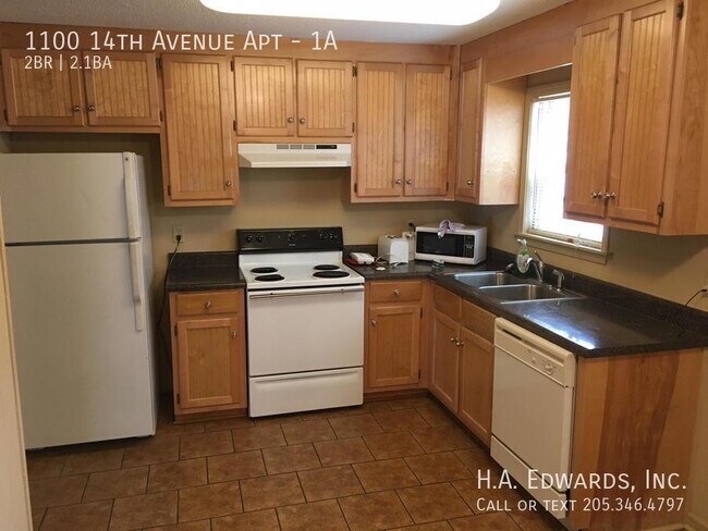 Building Photo - 1100 14th Ave