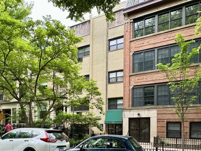 Building Photo - 1538 N Dearborn St