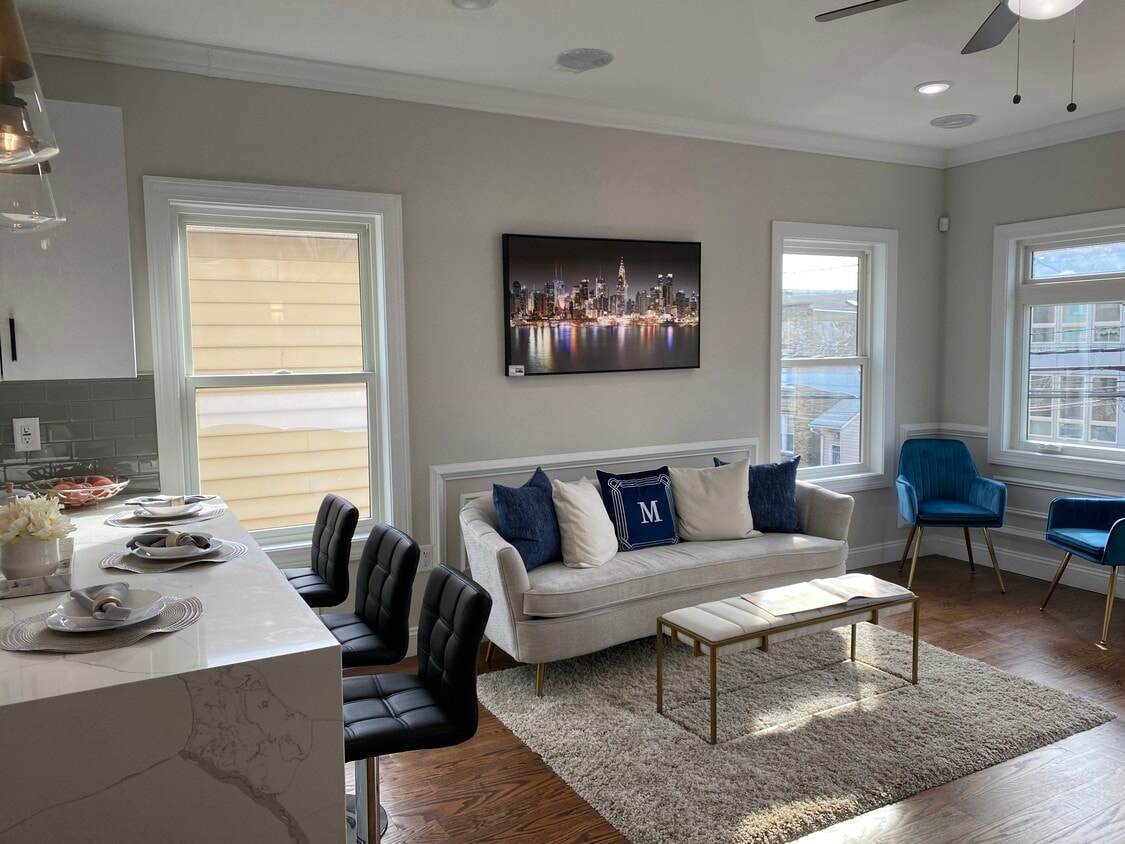 Foto principal - 586 Liberty Ave