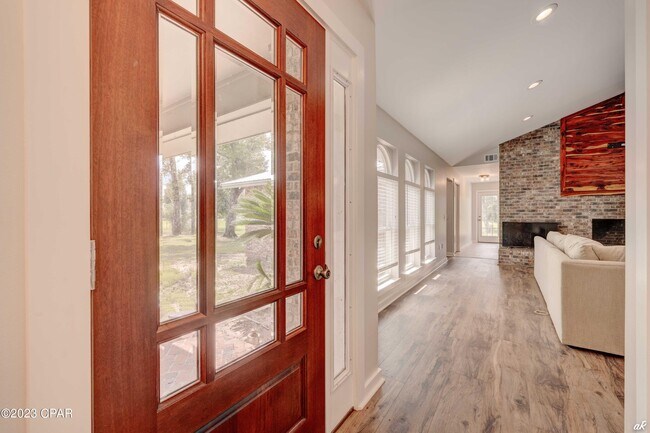 Foto del edificio - 1248 Padgett Dr