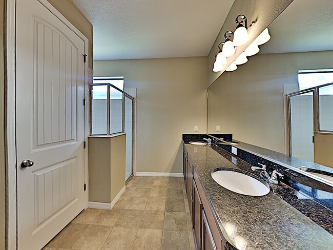Photo - 12986 Holdenbury Ln House