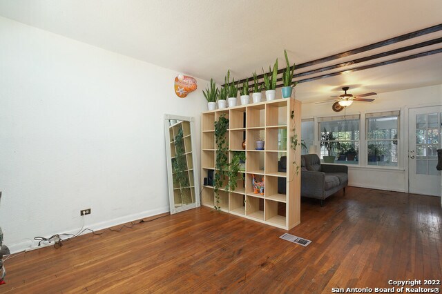 Foto del edificio - 242 Rosemont Dr