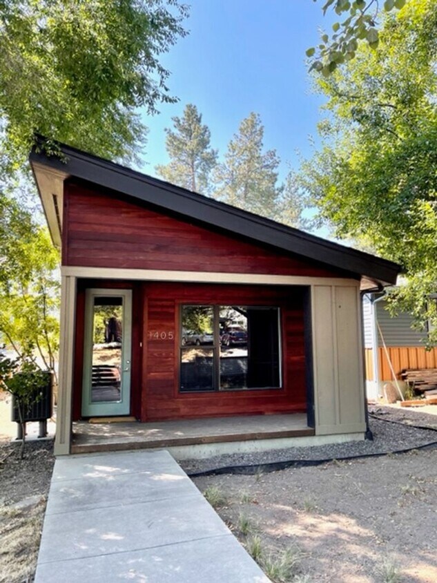 Primary Photo - Modern Westside Bungalow!