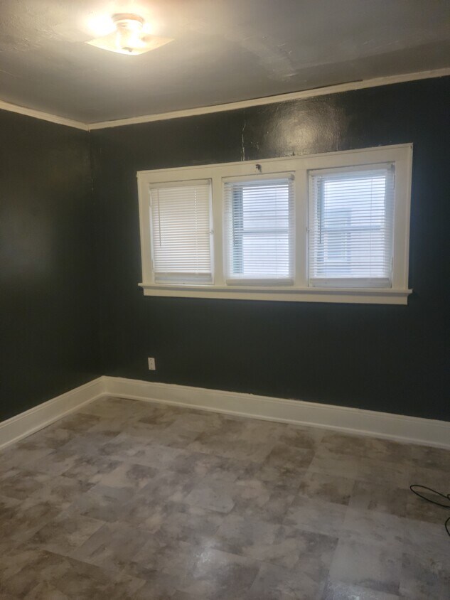 1720 W Atkinson Ave Unit 1, Milwaukee, WI 53206 Apartments in