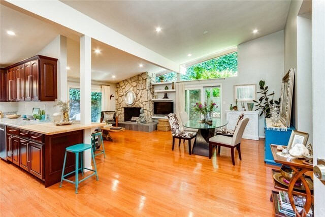 Building Photo - 708 Country Club Dr
