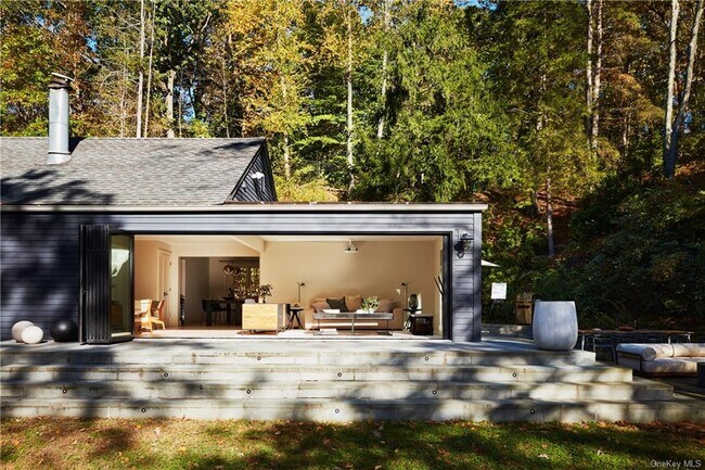 Foto del edificio - 314 Stone Hill Rd